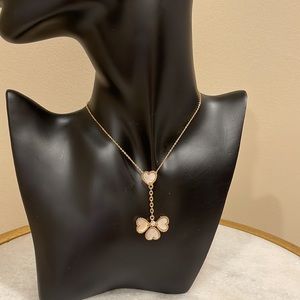 Gold /white pendant chain necklace